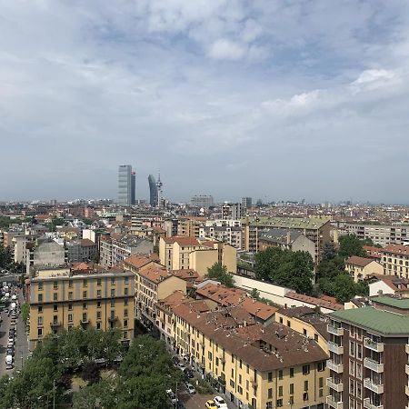 Monolocale Con Vista Su Milano Appartement Buitenkant foto