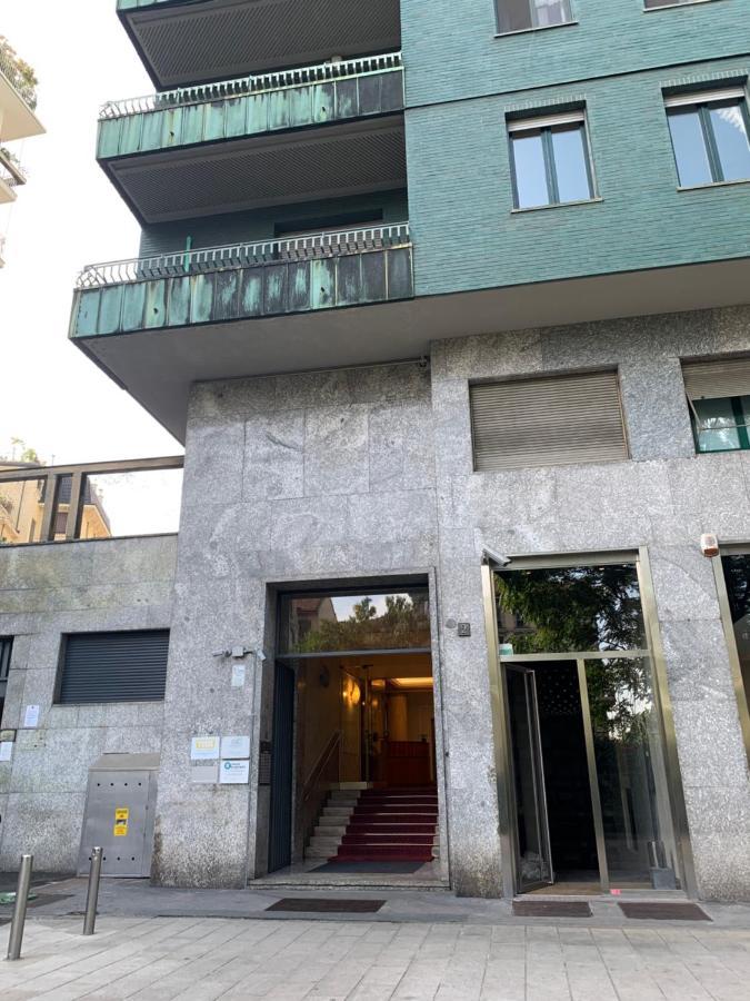 Monolocale Con Vista Su Milano Appartement Buitenkant foto